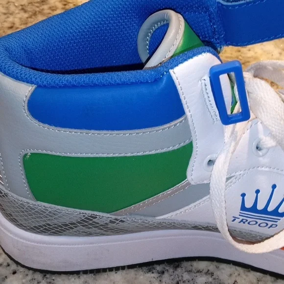 Troop - Picture 7 of 8